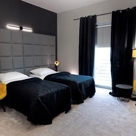Hotel Absolwent Gostyń Exteriér fotografie