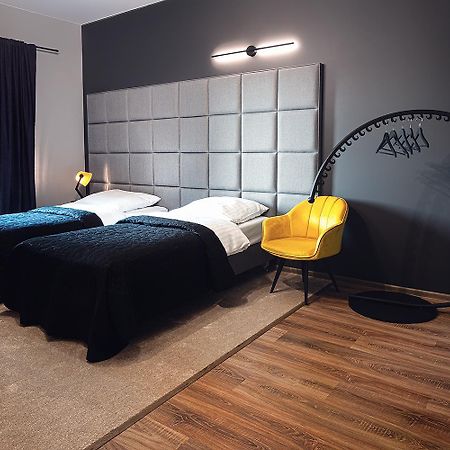 Hotel Absolwent Gostyń Exteriér fotografie