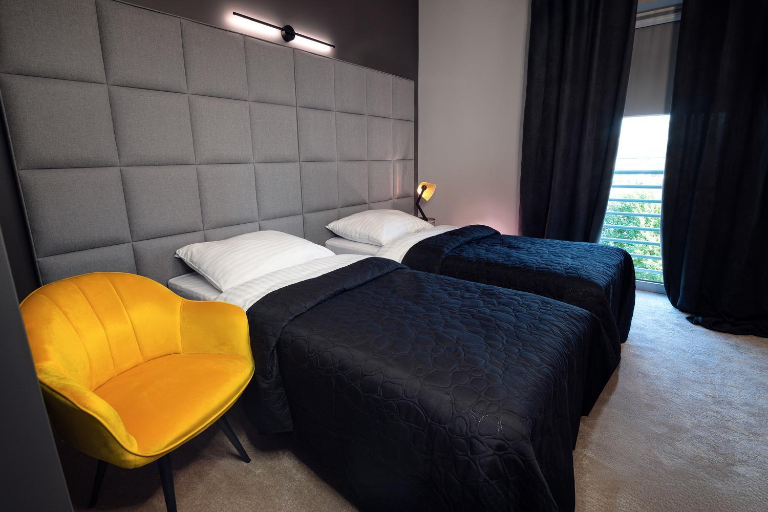 Hotel Absolwent Gostyń Exteriér fotografie