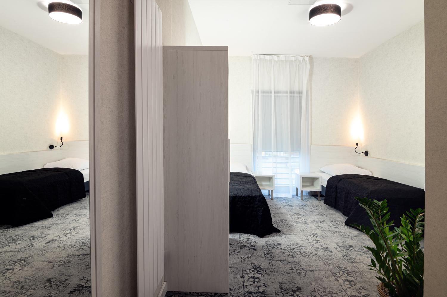 Hotel Absolwent Gostyń Exteriér fotografie