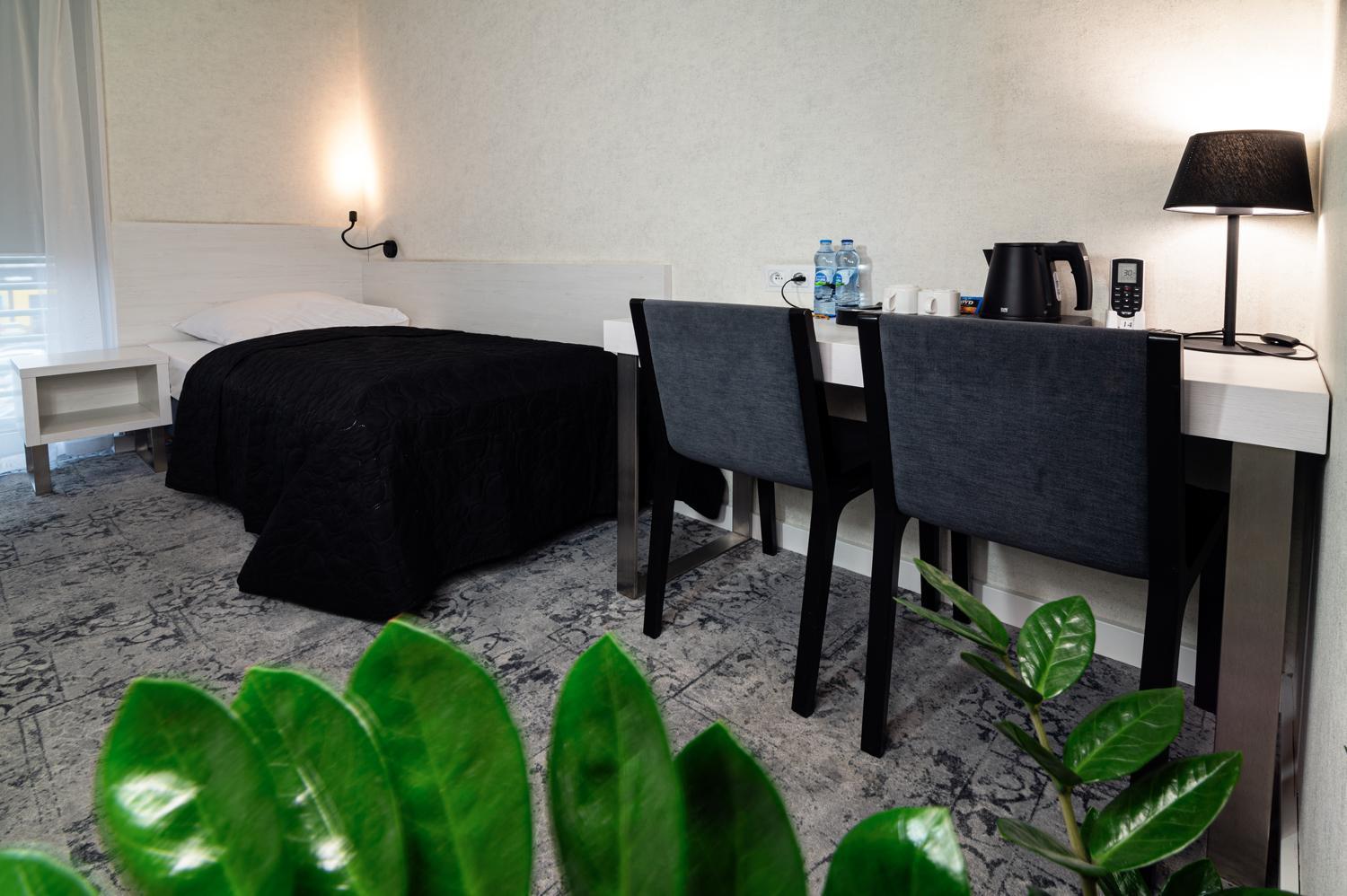 Hotel Absolwent Gostyń Exteriér fotografie