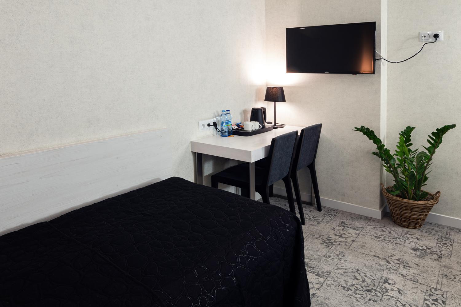 Hotel Absolwent Gostyń Exteriér fotografie