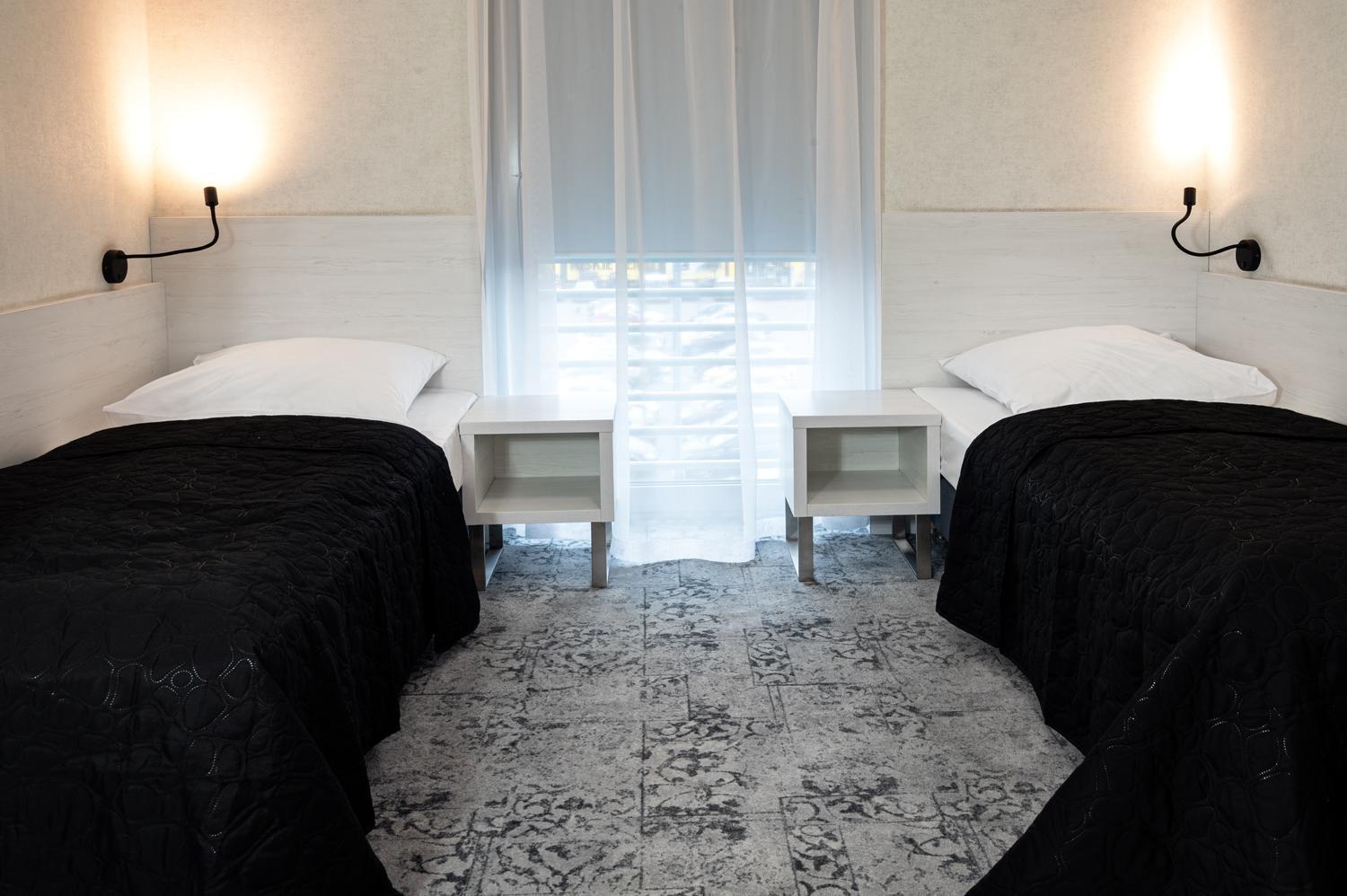 Hotel Absolwent Gostyń Exteriér fotografie