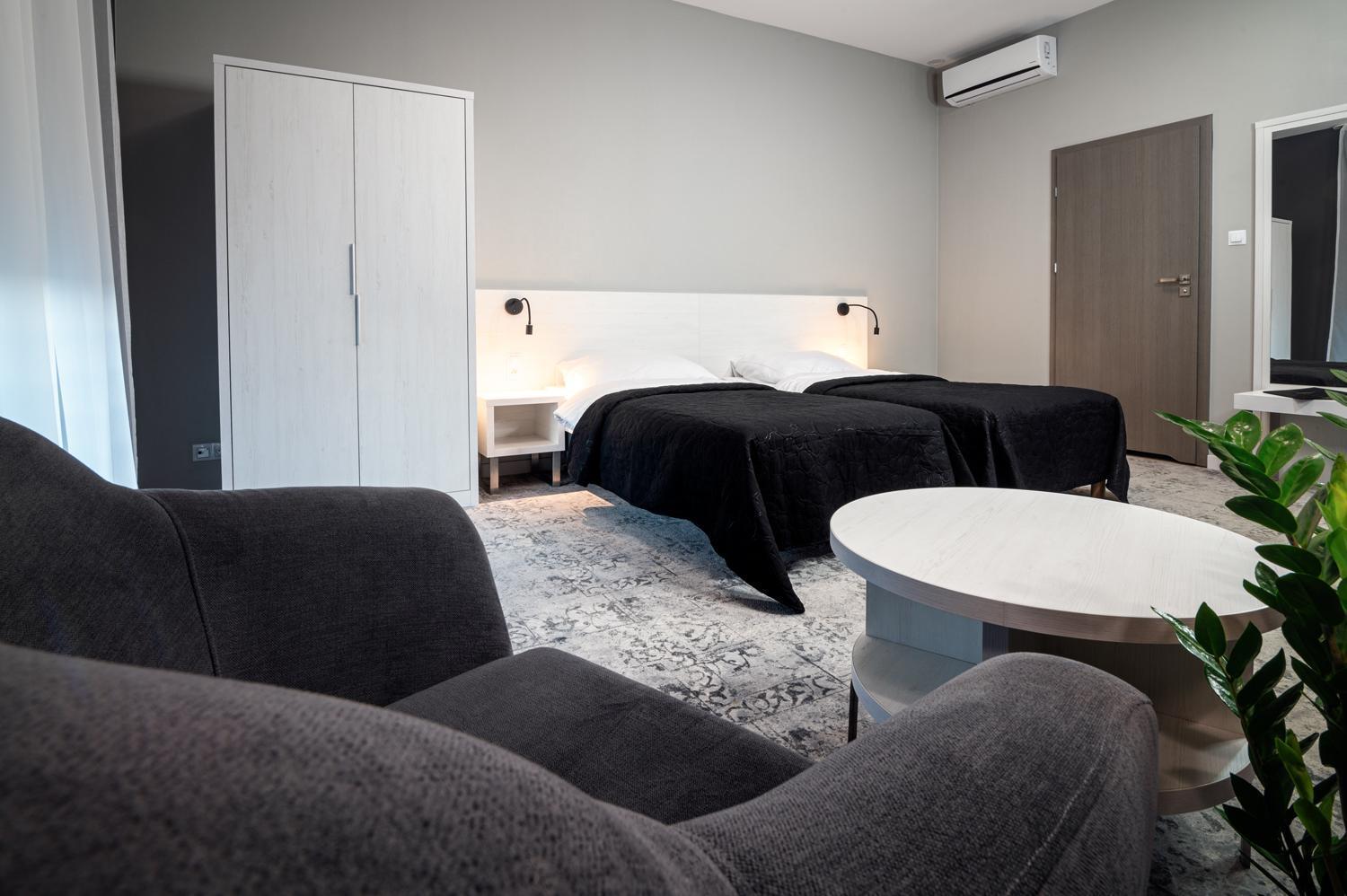 Hotel Absolwent Gostyń Exteriér fotografie