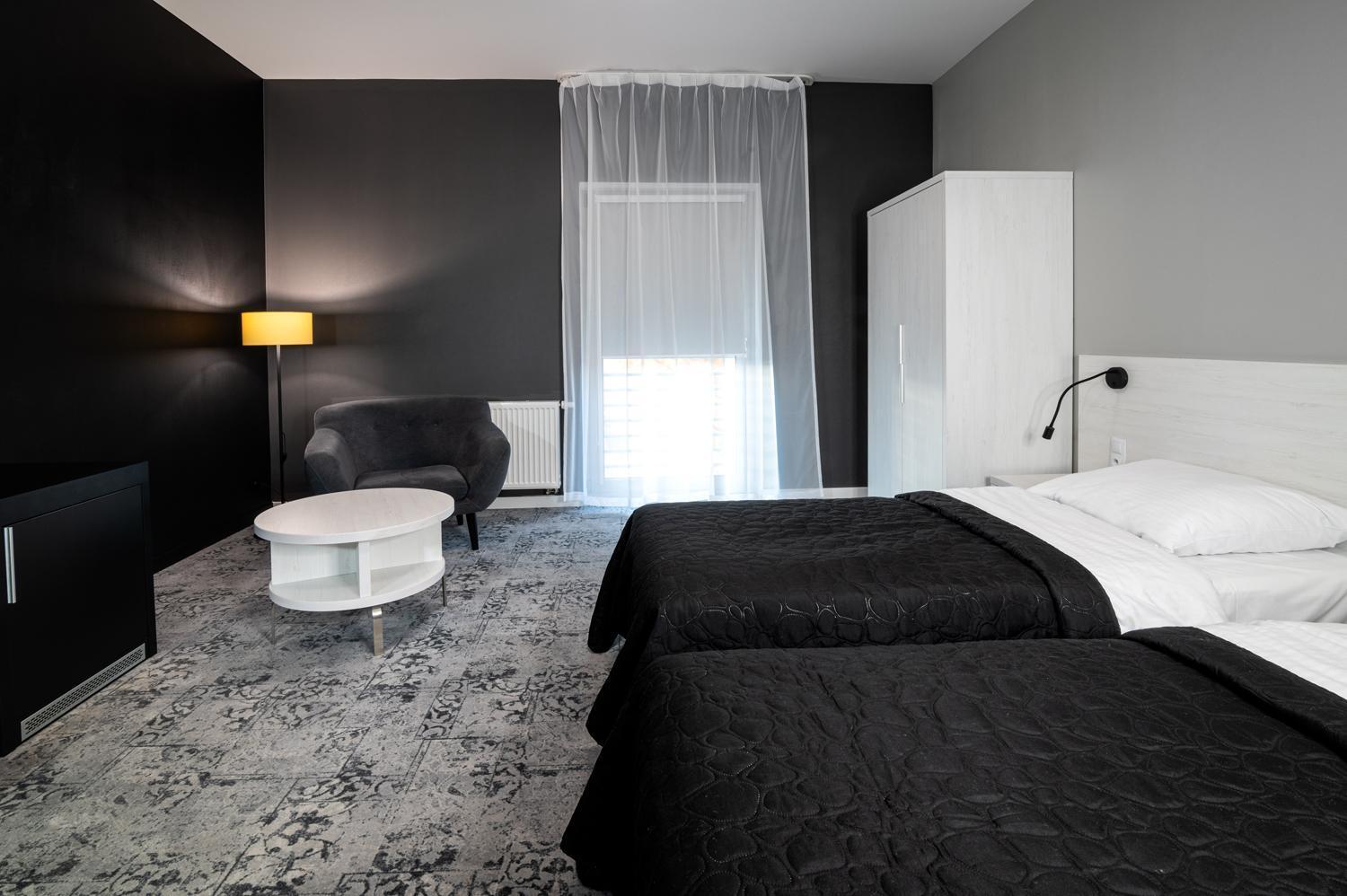 Hotel Absolwent Gostyń Exteriér fotografie