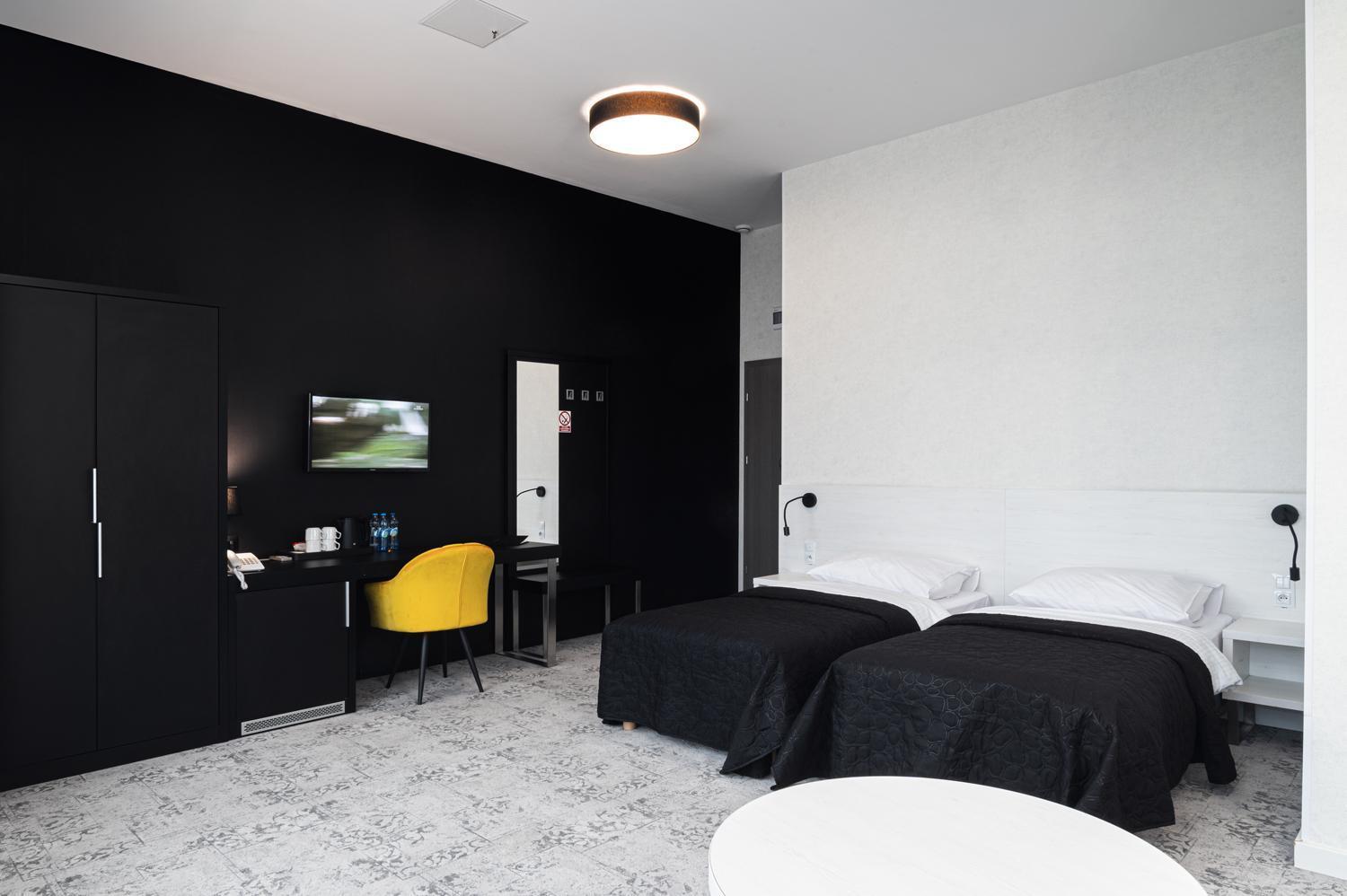 Hotel Absolwent Gostyń Exteriér fotografie