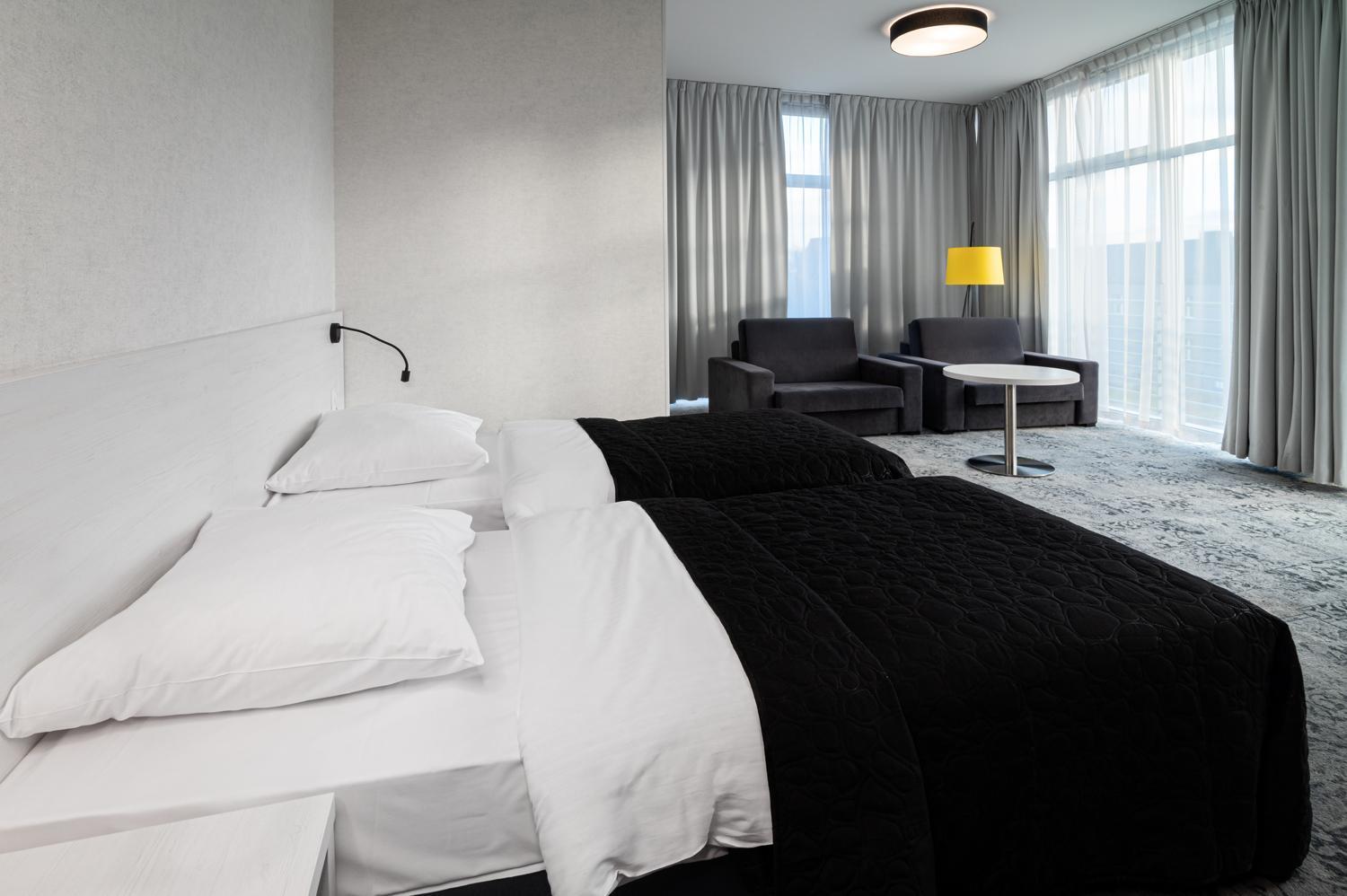 Hotel Absolwent Gostyń Exteriér fotografie