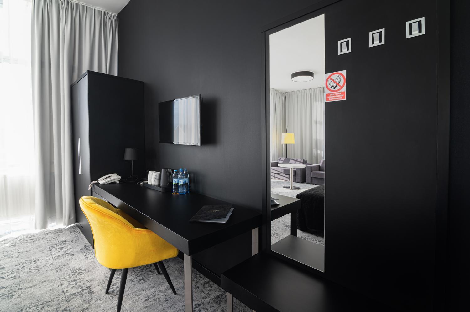 Hotel Absolwent Gostyń Exteriér fotografie