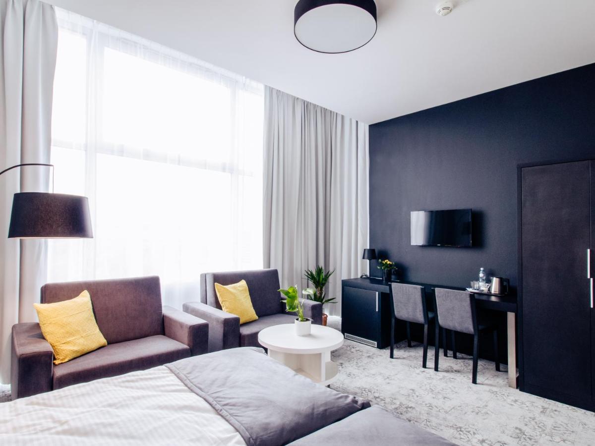 Hotel Absolwent Gostyń Exteriér fotografie